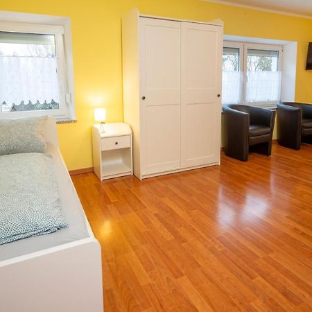 Monteur-/ Arbeiter-Apartment_ Wohnung 4 Меммінген Екстер'єр фото