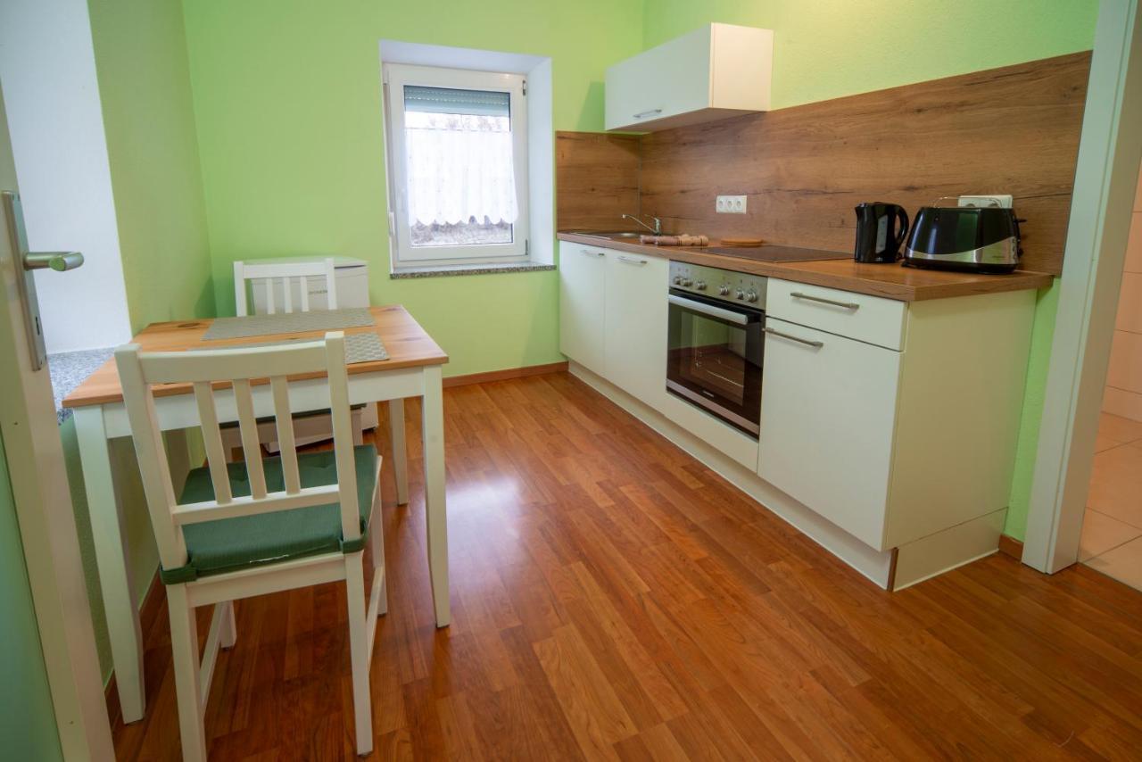 Monteur-/ Arbeiter-Apartment_ Wohnung 4 Меммінген Екстер'єр фото